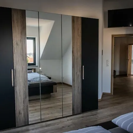 Landhaus Ferienwohnungen mit Pool und Wellness Neukirchen-Balbini Exterior foto