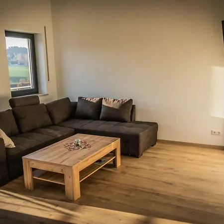 Landhaus Ferienwohnungen mit Pool und Wellness Neukirchen-Balbini Exterior foto