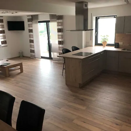Landhaus Ferienwohnungen mit Pool und Wellness Neukirchen-Balbini Exterior foto