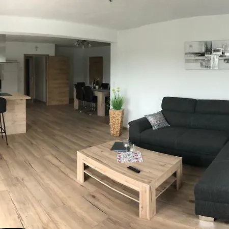 Landhaus Ferienwohnungen mit Pool und Wellness Neukirchen-Balbini Exterior foto